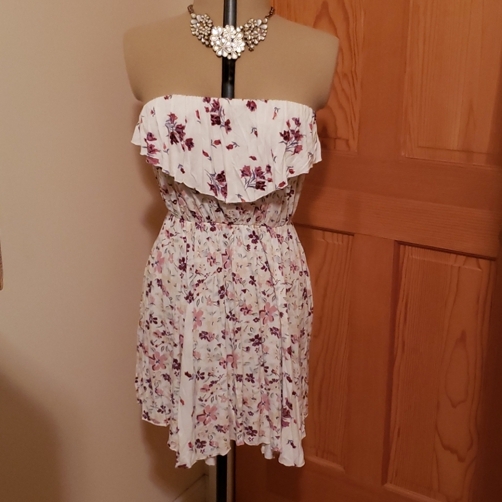 Urban outfitters Super cute floral sun dress